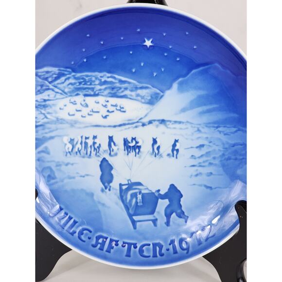 Royal Copenhagen Christmas in Greenland 1972 Wall Decor Plate 7" Denmark Vintage - Picture 3 of 13